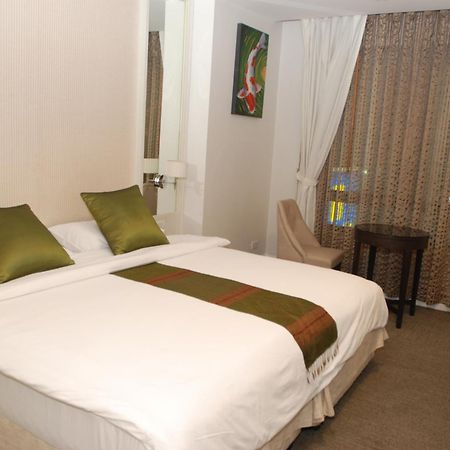 Aphrodite Inn Bangkok Esterno foto