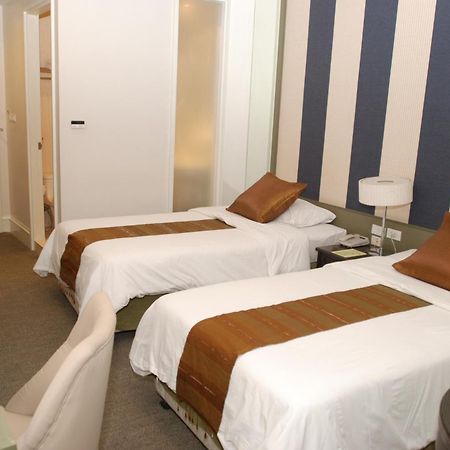 Aphrodite Inn Bangkok Esterno foto