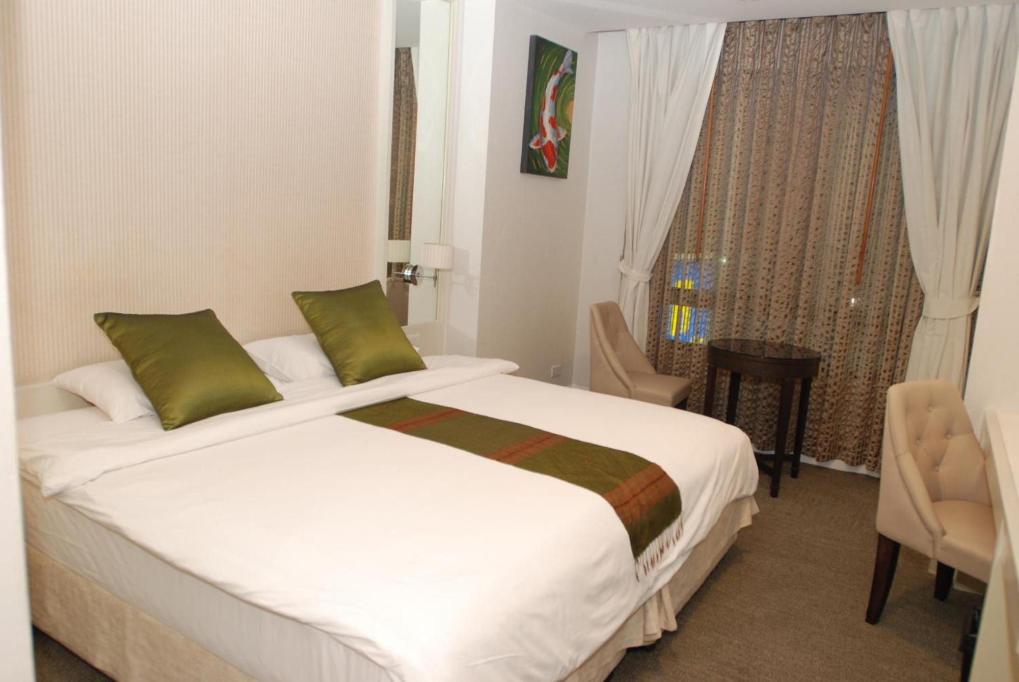 Aphrodite Inn Bangkok Esterno foto