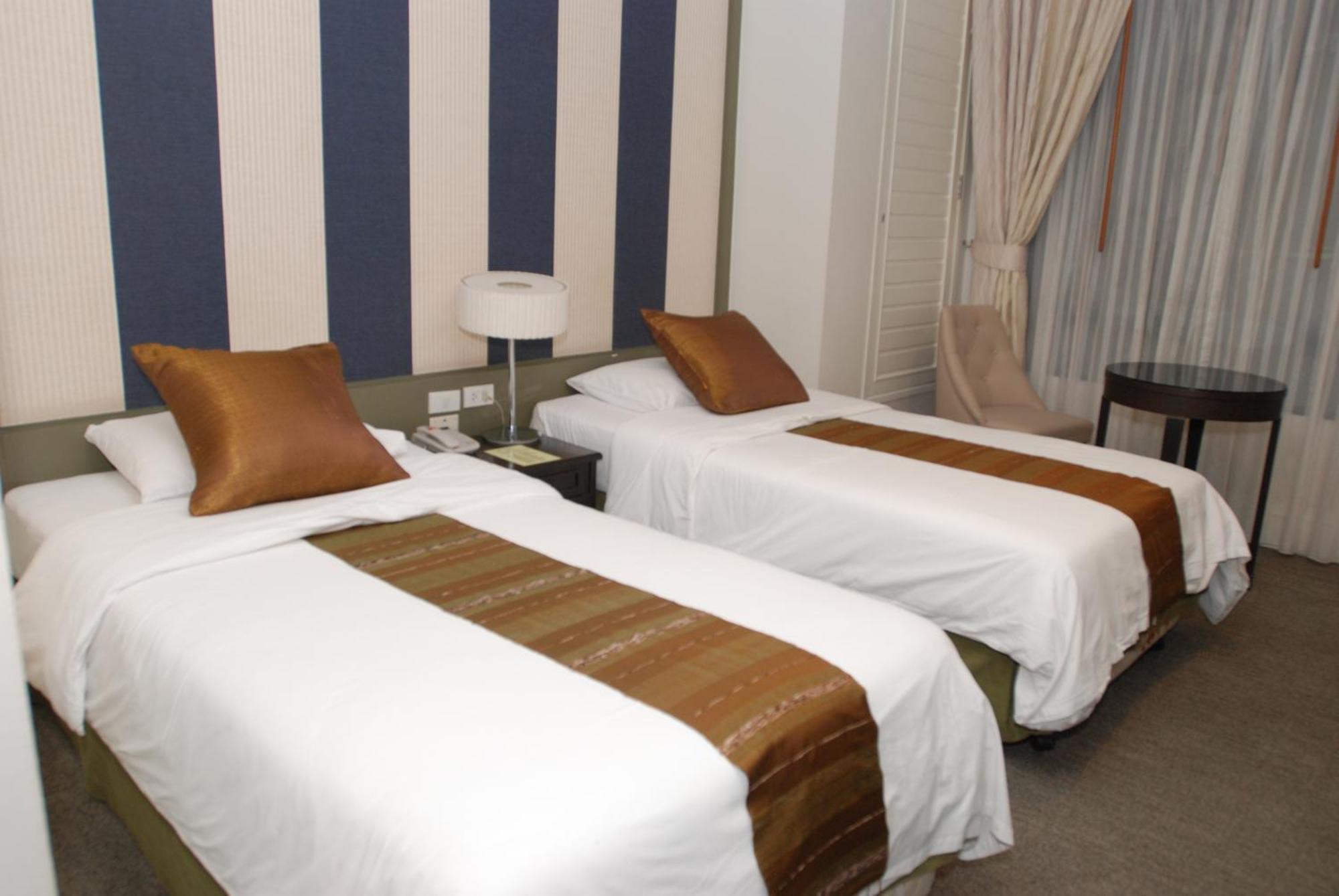 Aphrodite Inn Bangkok Esterno foto