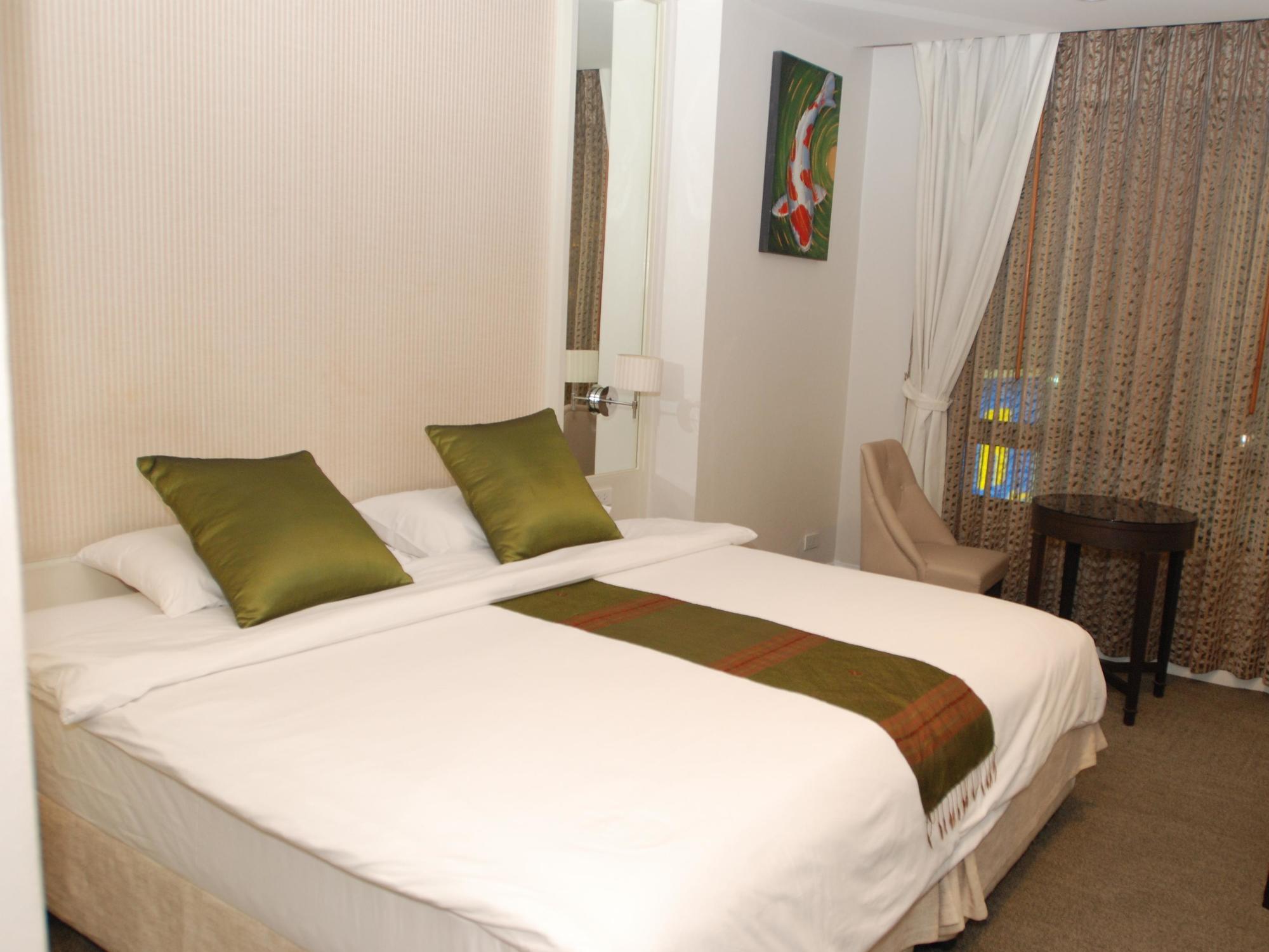 Aphrodite Inn Bangkok Esterno foto