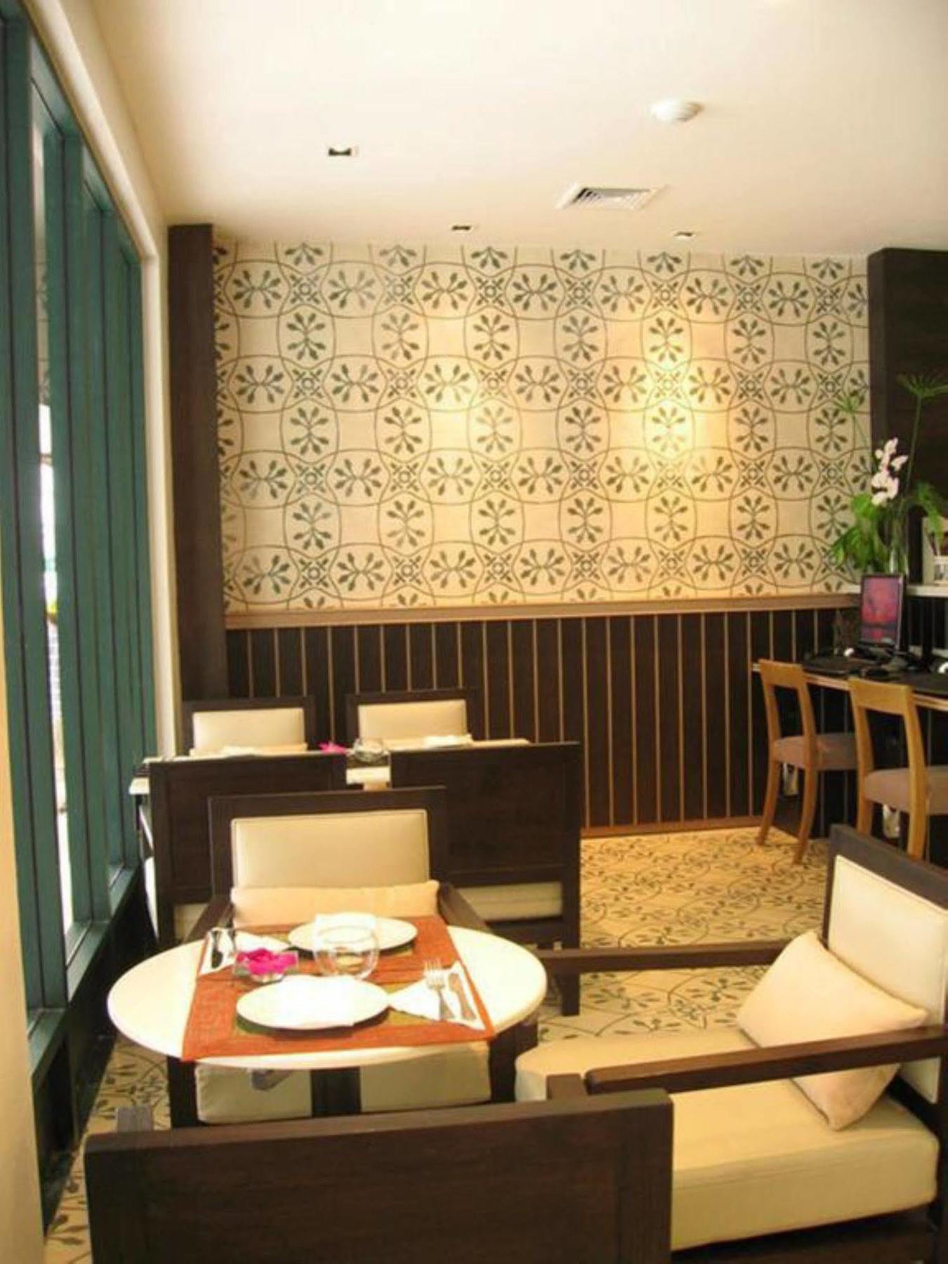 Aphrodite Inn Bangkok Esterno foto