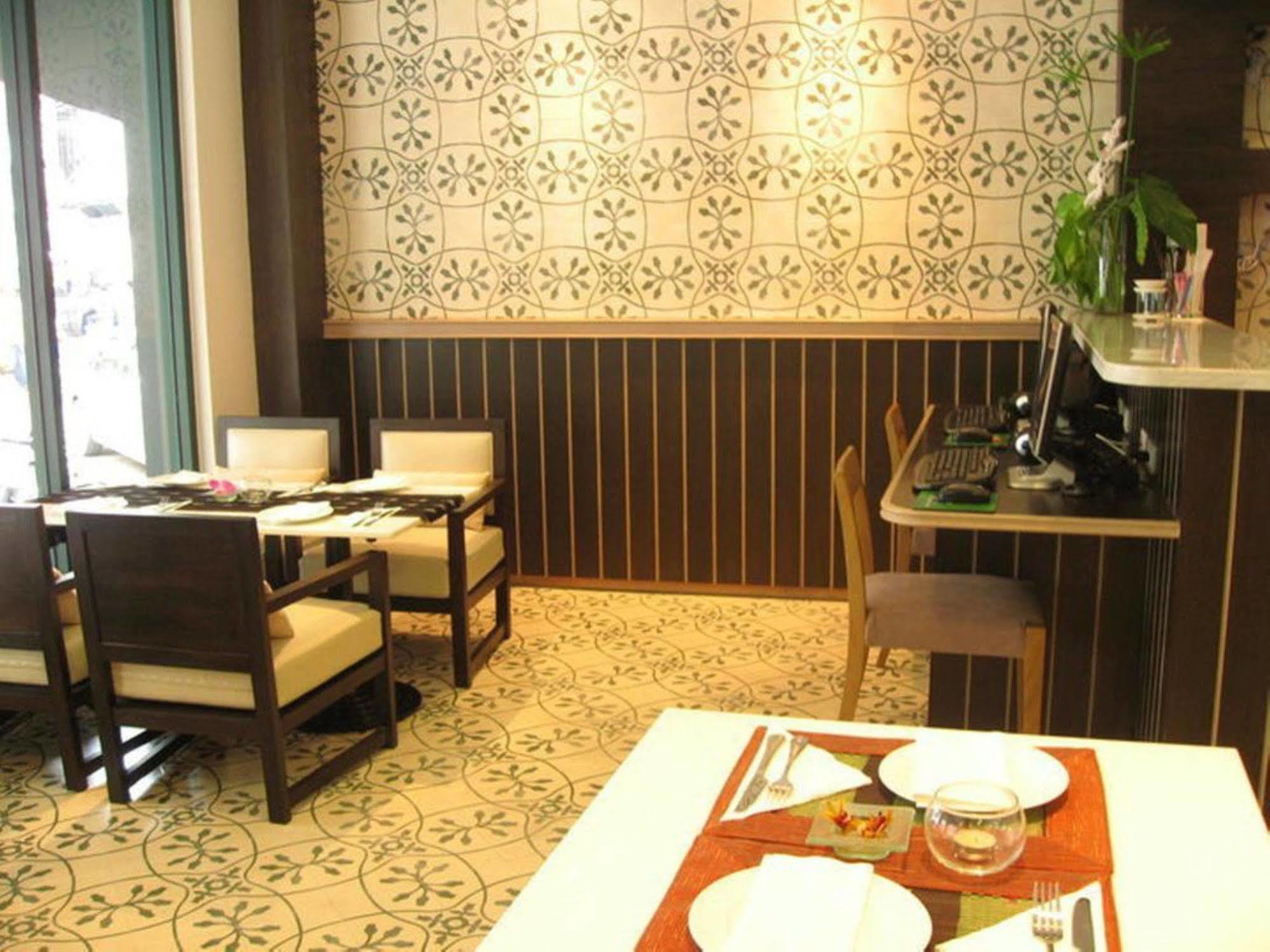 Aphrodite Inn Bangkok Esterno foto