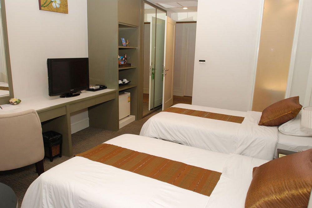 Aphrodite Inn Bangkok Esterno foto